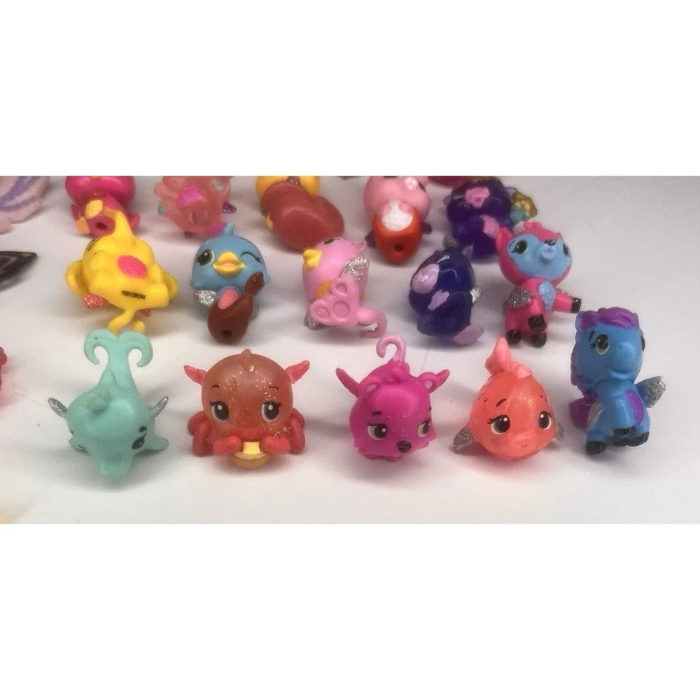 LOT of 40 - HATCHIMALS COLLEGGTIBLES FIGURES & WINGS